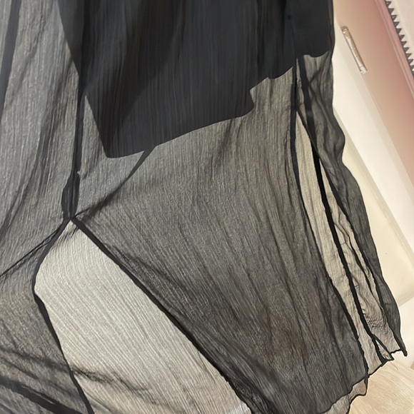 Black vcut maxi dress✨ - Picture 3 of 6